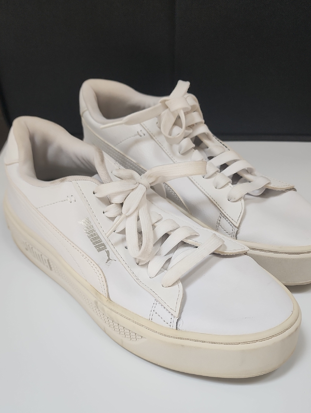 Puma White Smash Low-Top Platform Sneakers with Silver Logo Size 9 Womens